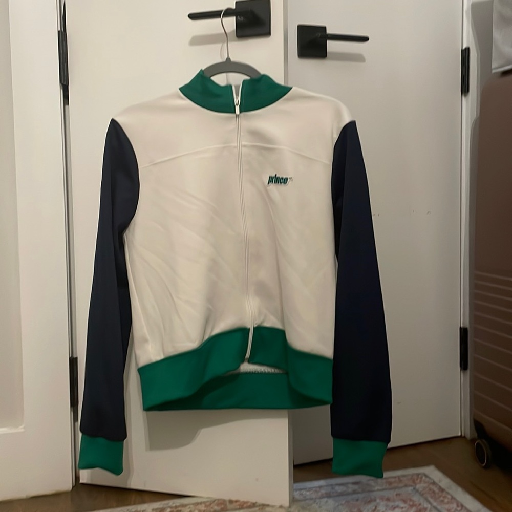 NEVER WORN